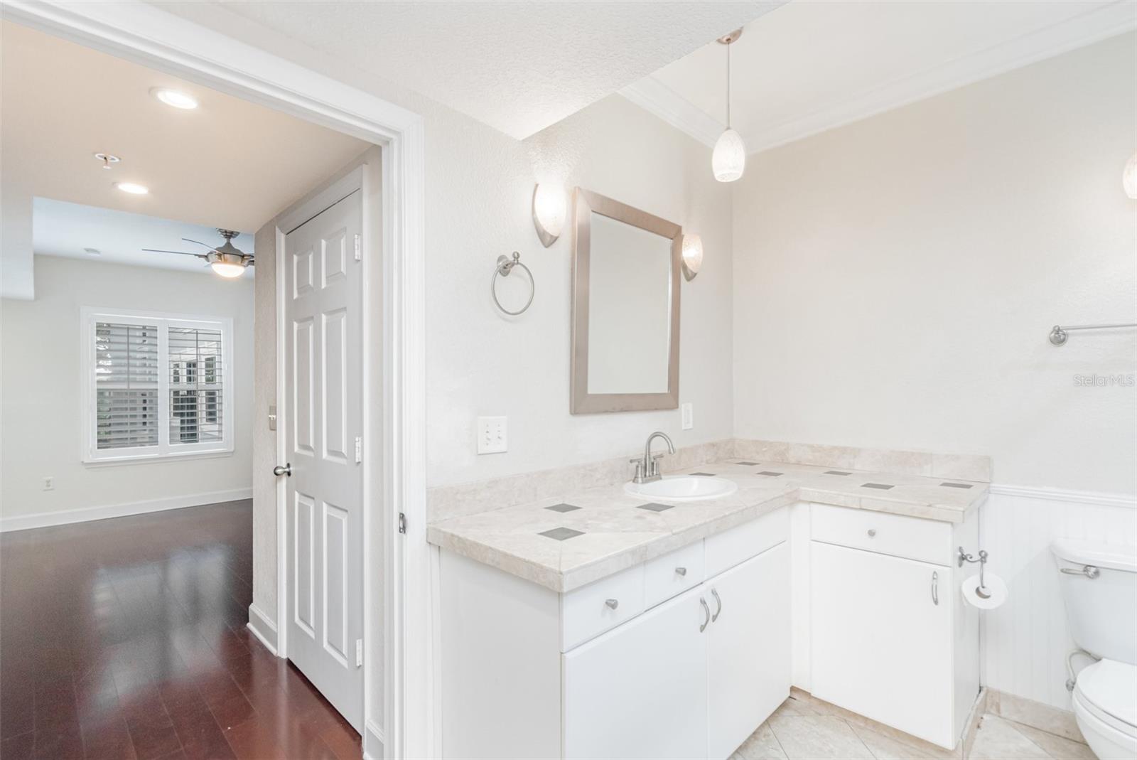 Image 22 of 29 For 304 South Street 4023