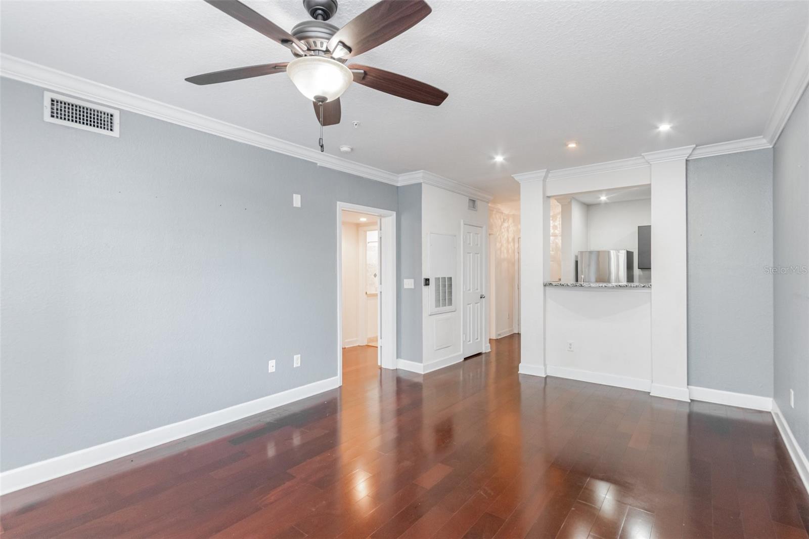 Image 9 of 29 For 304 South Street 4023