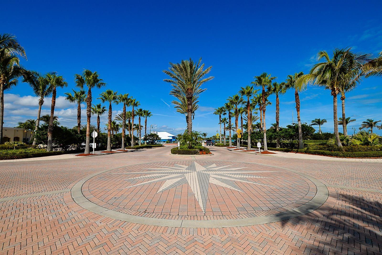 Image 27 of 37 For 37 Harbour Isle Drive E 206