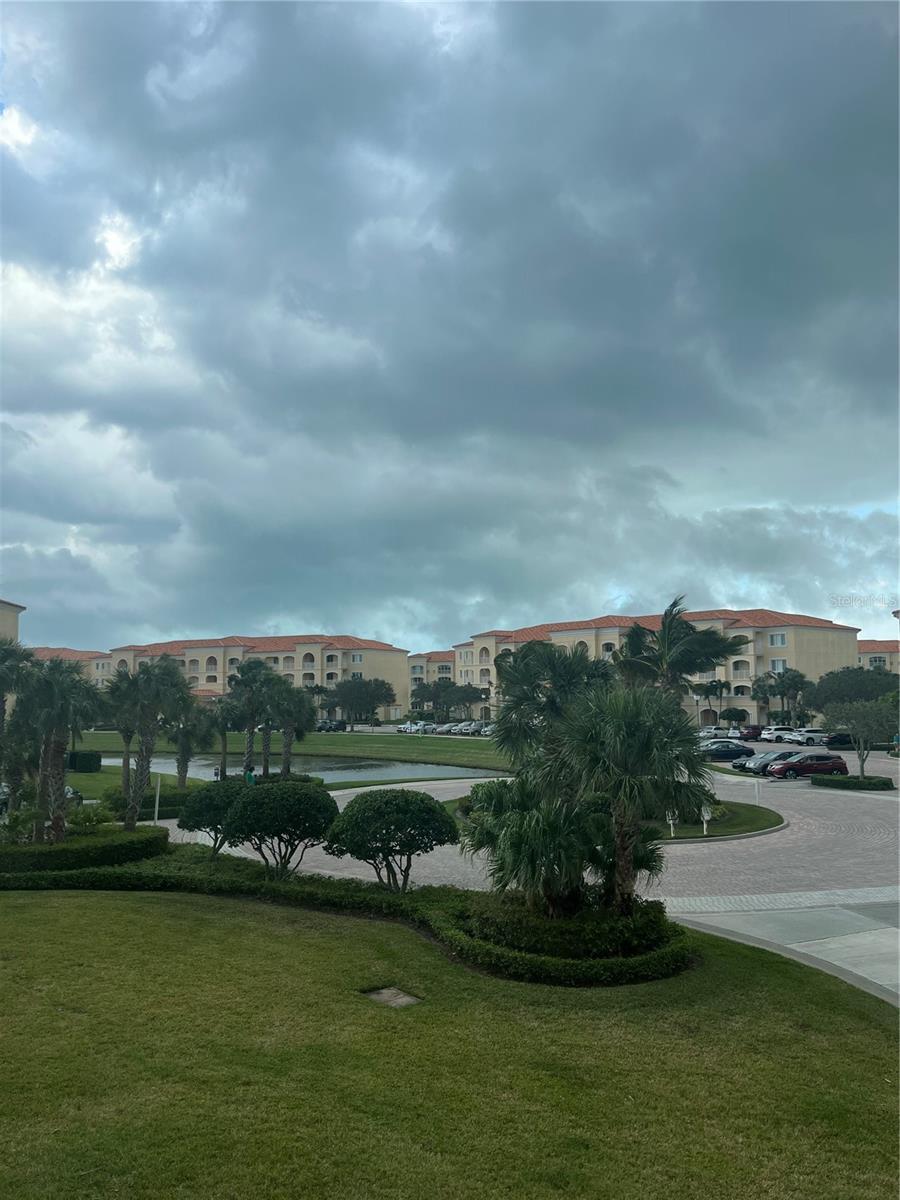 Image 31 of 37 For 37 Harbour Isle Drive E 206