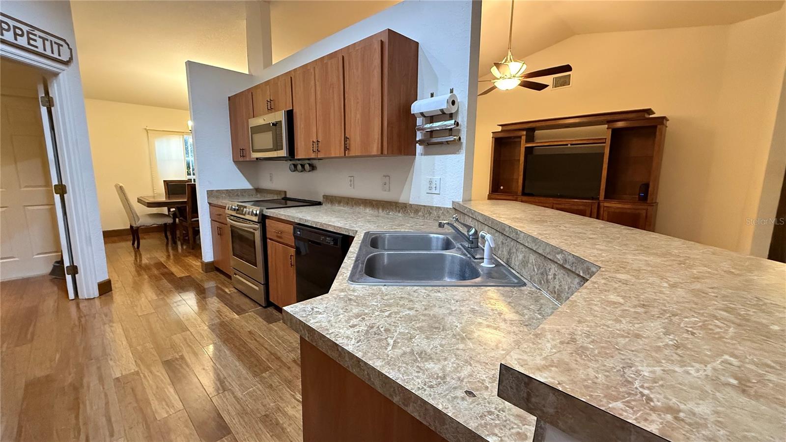 Image 11 of 31 For 175 Cloverdale Road