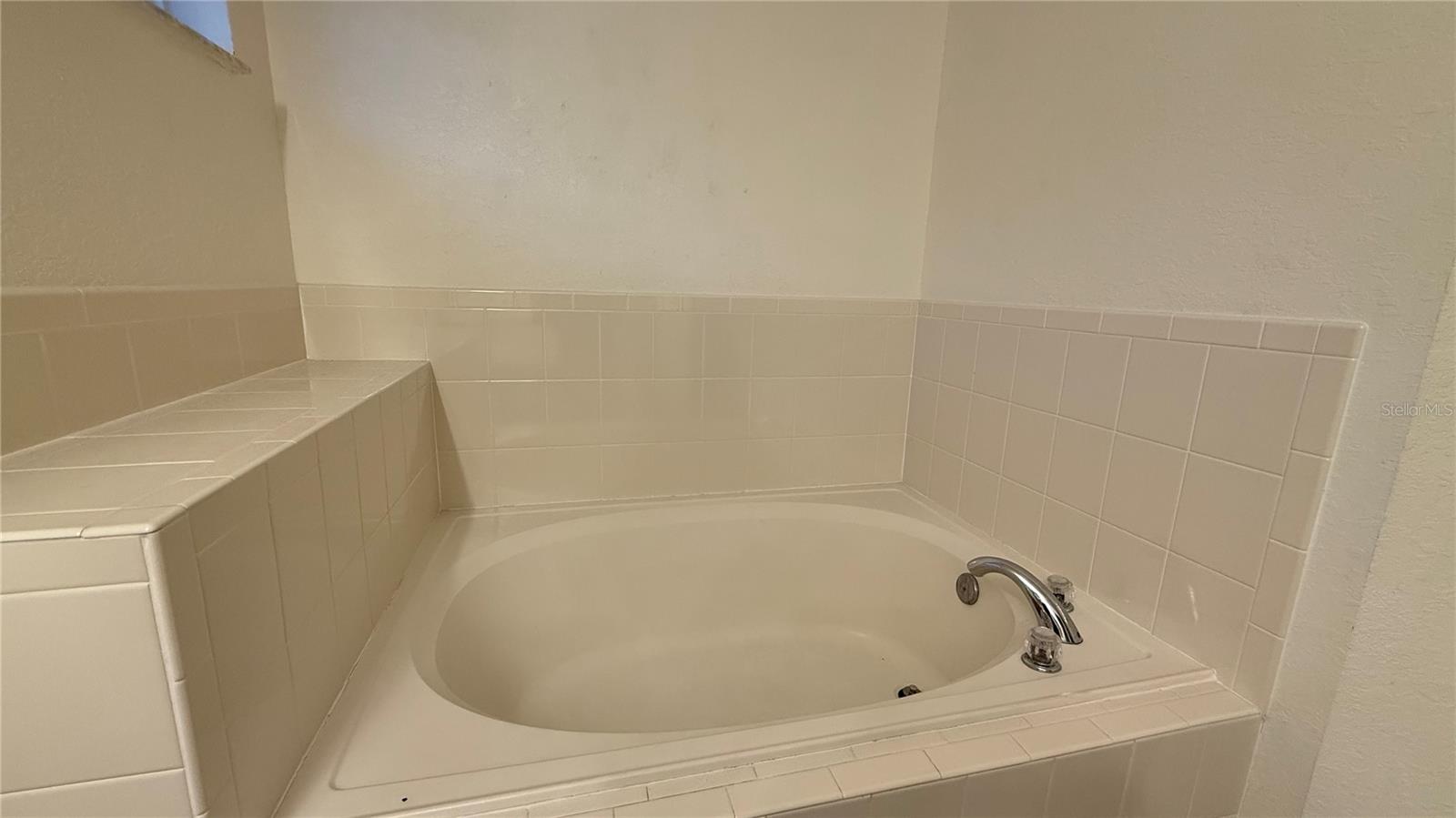 Image 19 of 31 For 175 Cloverdale Road