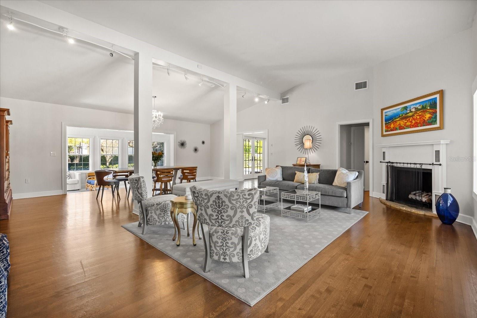 Listing photo id 8 for 2299 Via Tuscany