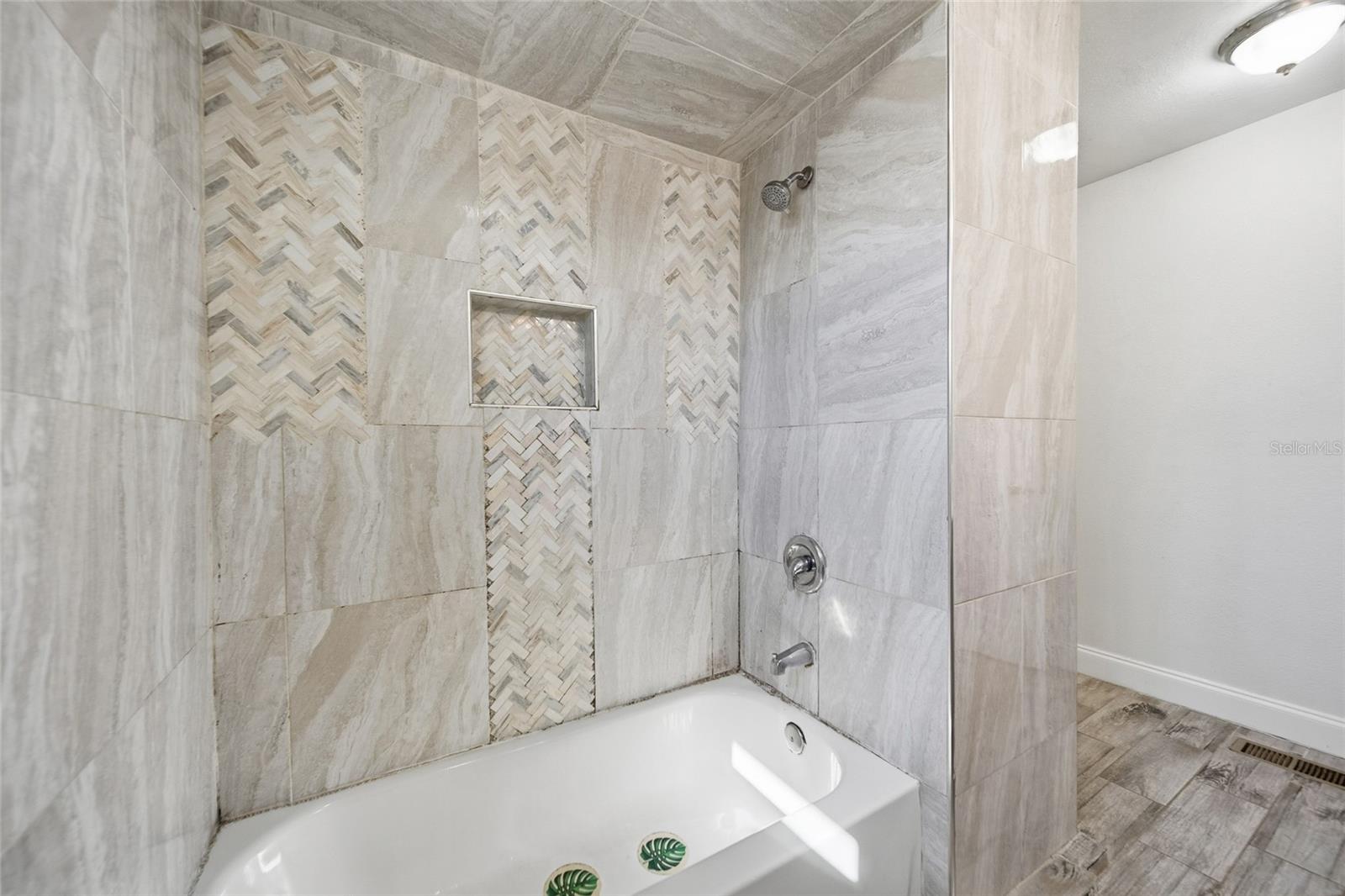 Image 19 of 35 For 1734 3rd Street Ne