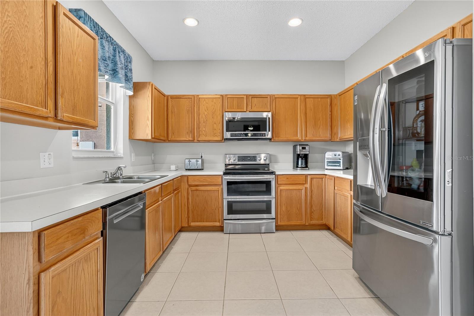 Image 7 of 27 For 223 Tavestock Loop