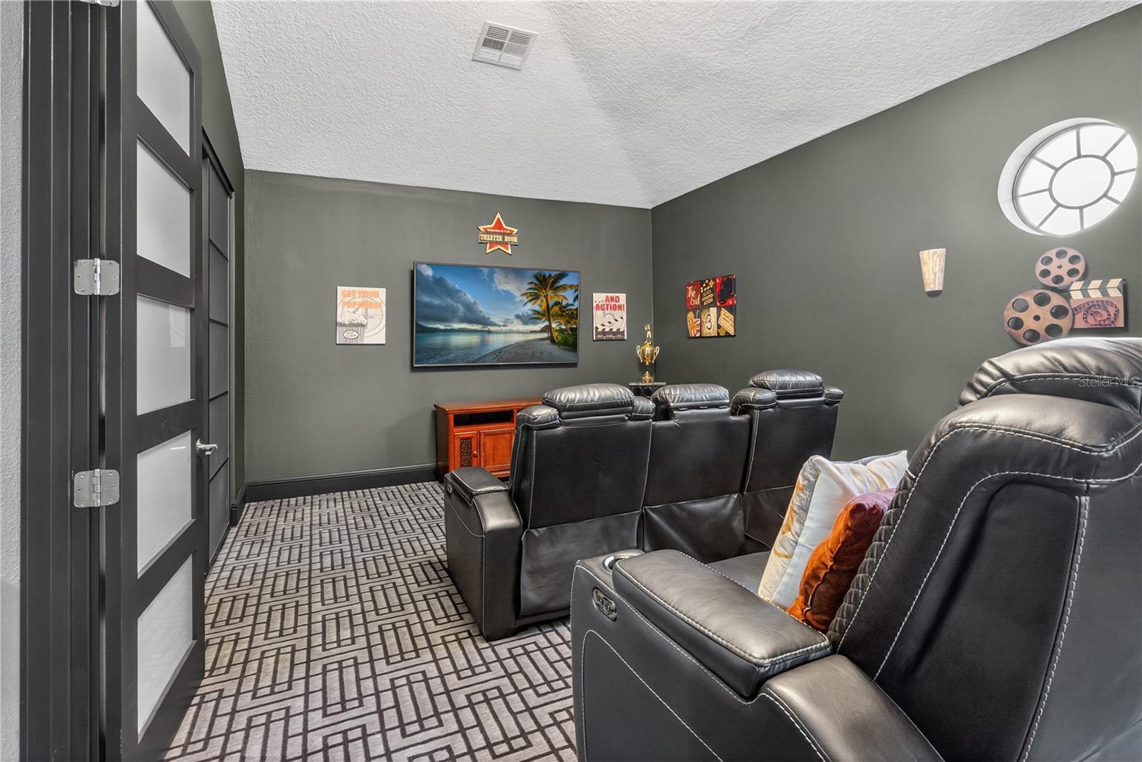 Image 63 of 89 For 8541 Christophers Haven Court