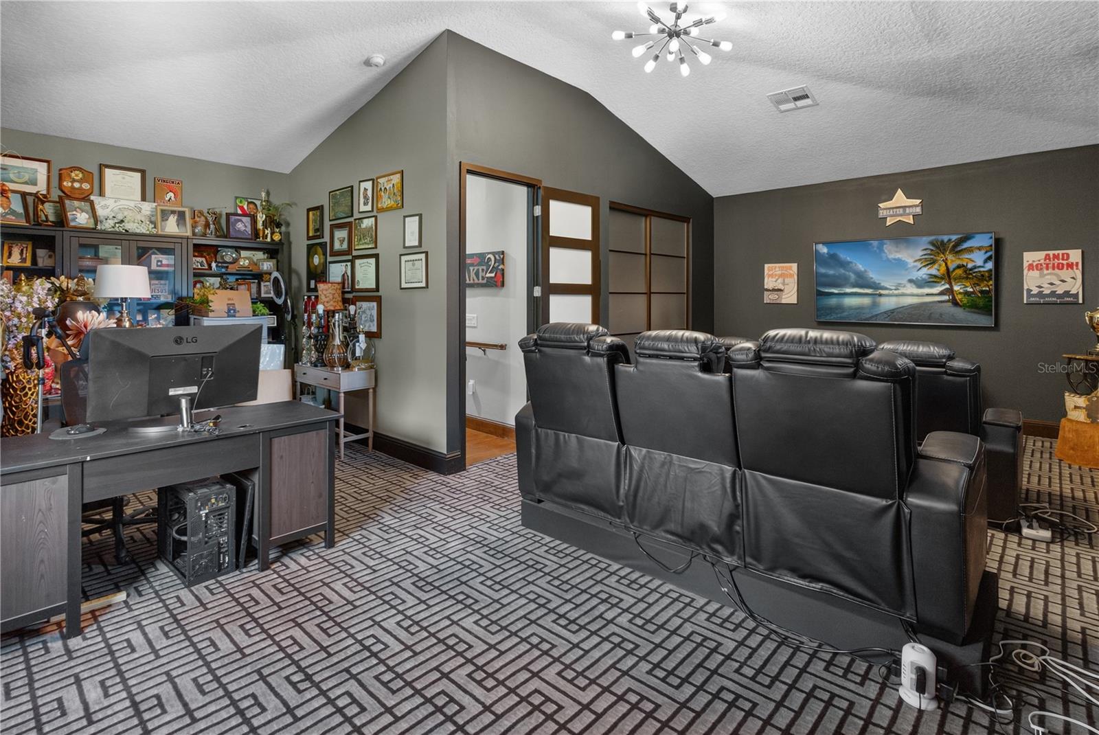 Image 65 of 89 For 8541 Christophers Haven Court