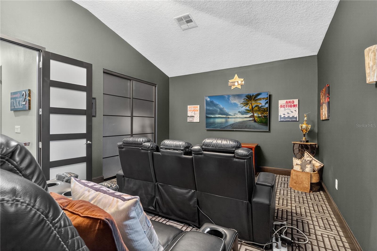 Image 66 of 89 For 8541 Christophers Haven Court