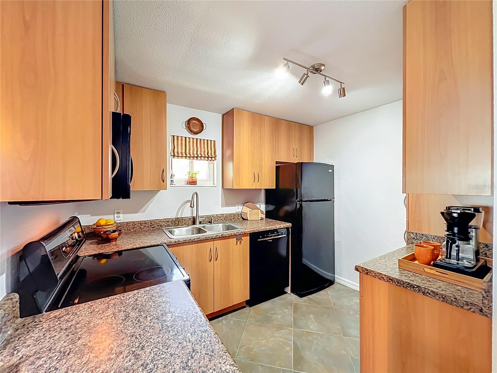 Image 7 of 60 For 1100 Delaney Avenue G23