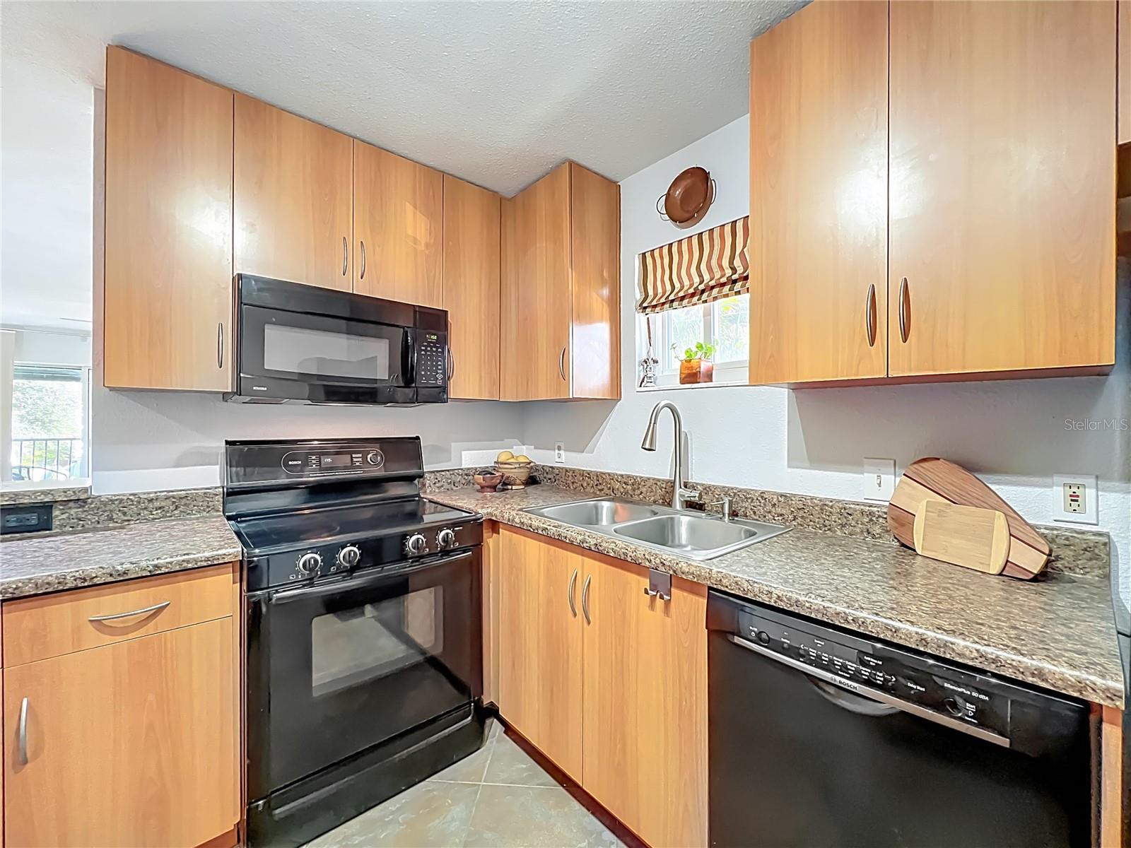 Image 9 of 60 For 1100 Delaney Avenue G23