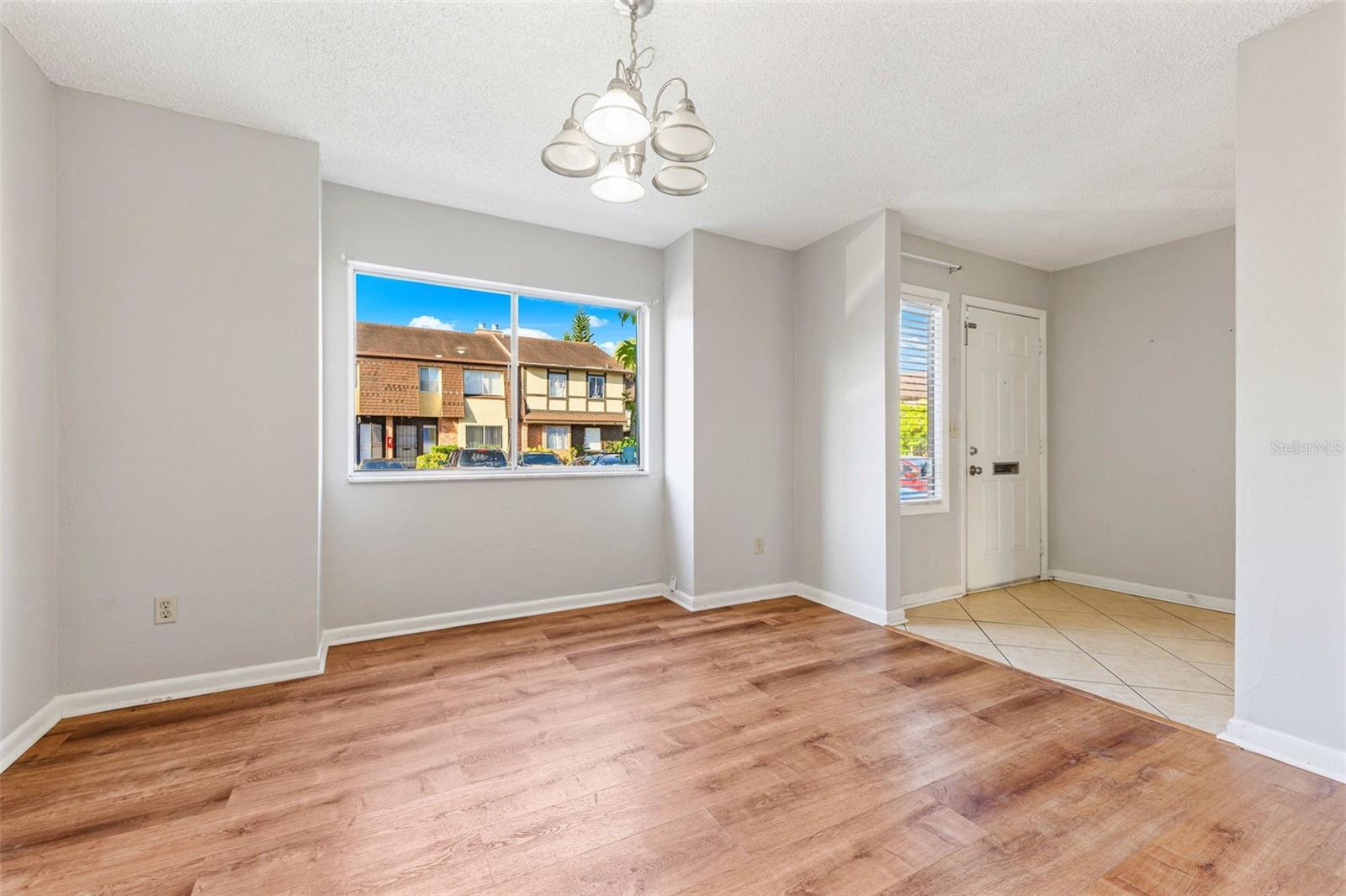 Image 11 of 41 For 5137 Piccadilly Circus Court 3