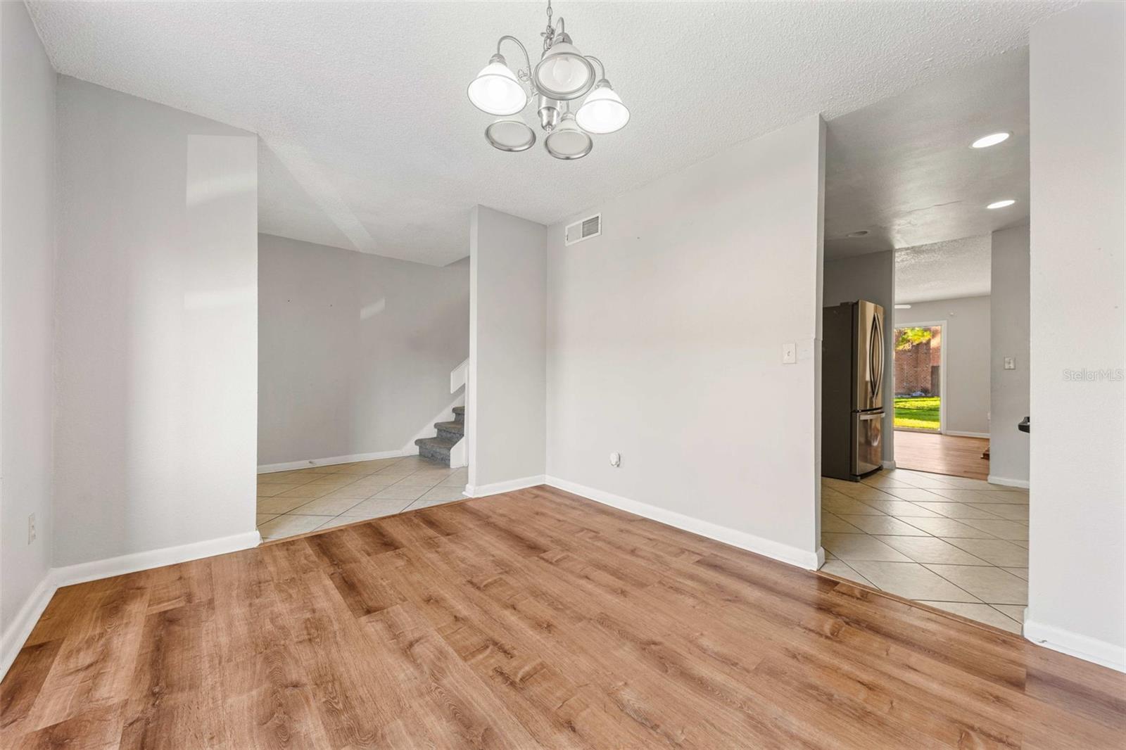 Image 12 of 41 For 5137 Piccadilly Circus Court 3