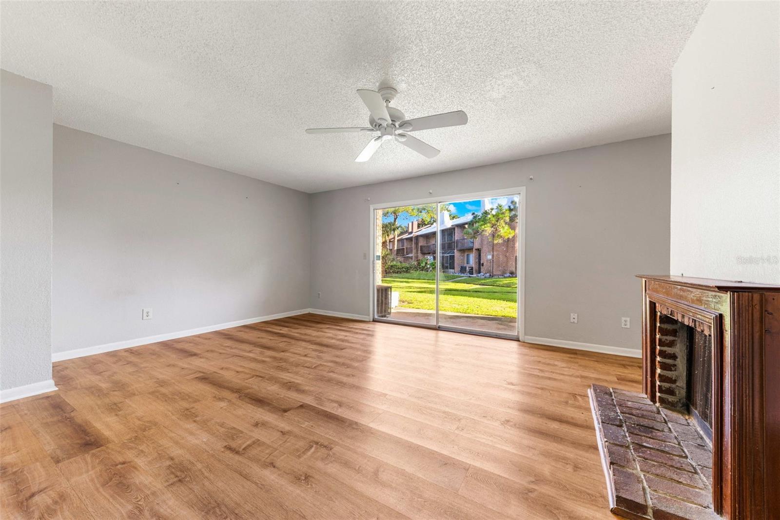 Image 16 of 41 For 5137 Piccadilly Circus Court 3