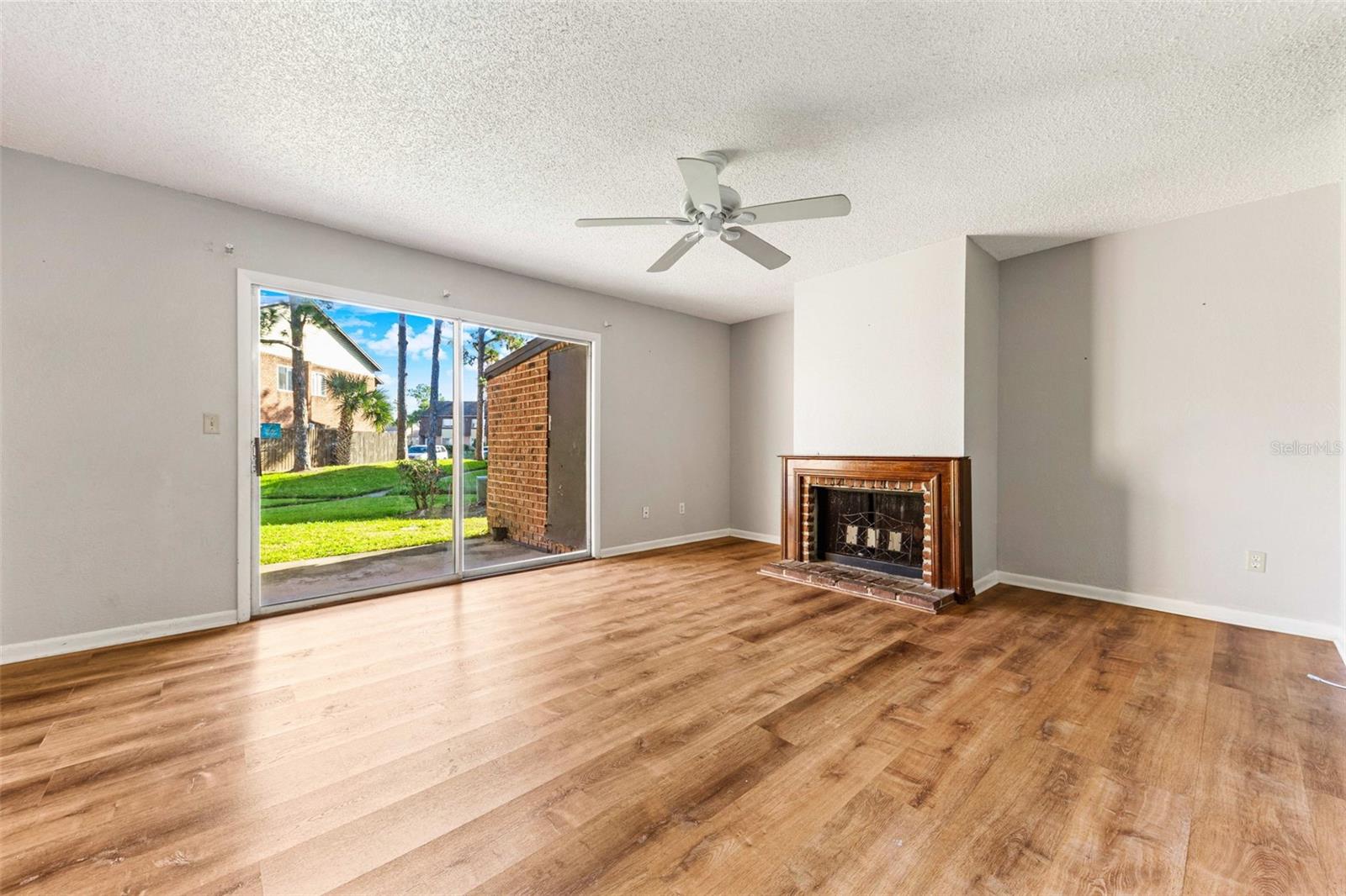 Image 17 of 41 For 5137 Piccadilly Circus Court 3