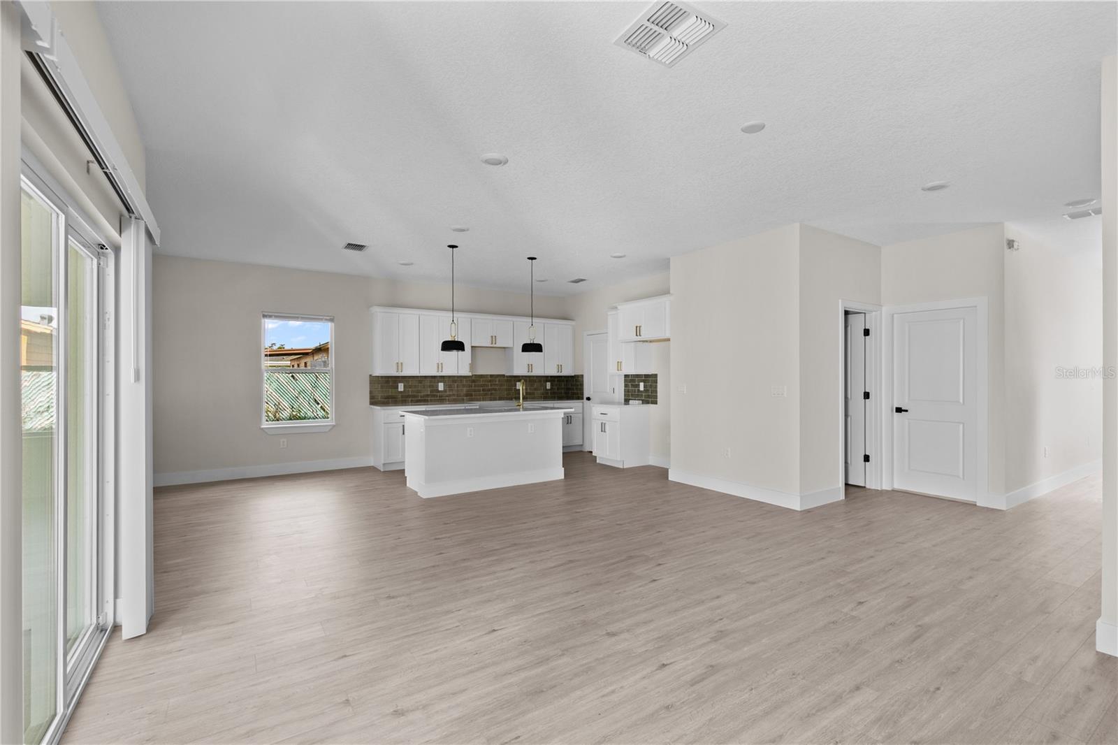 Image 10 of 25 For 2102 Ashland Boulevard