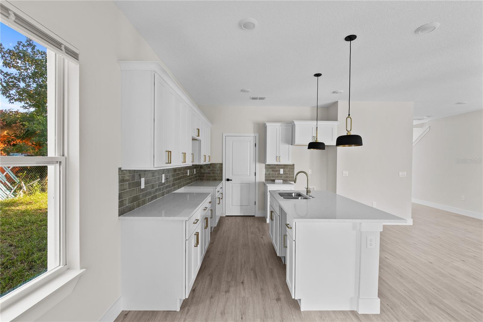 Image 11 of 25 For 2102 Ashland Boulevard