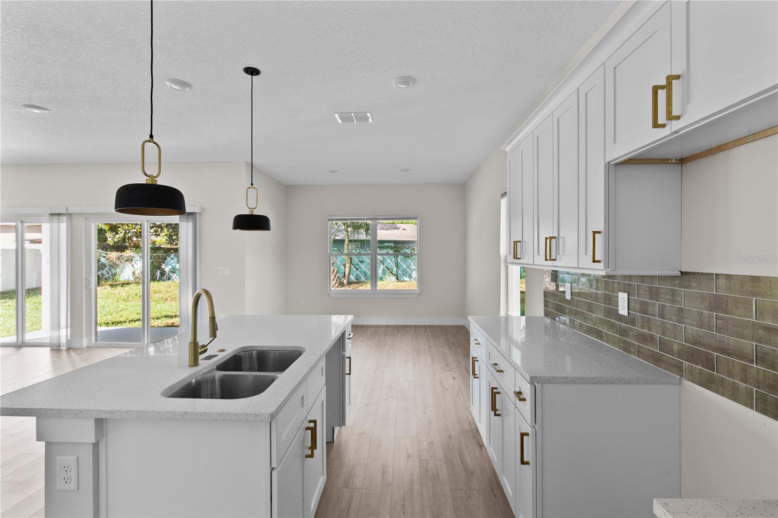 Image 12 of 25 For 2102 Ashland Boulevard