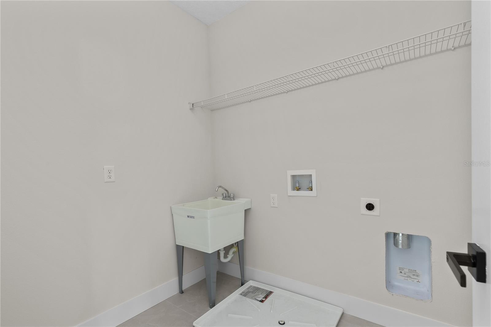 Image 22 of 25 For 2102 Ashland Boulevard