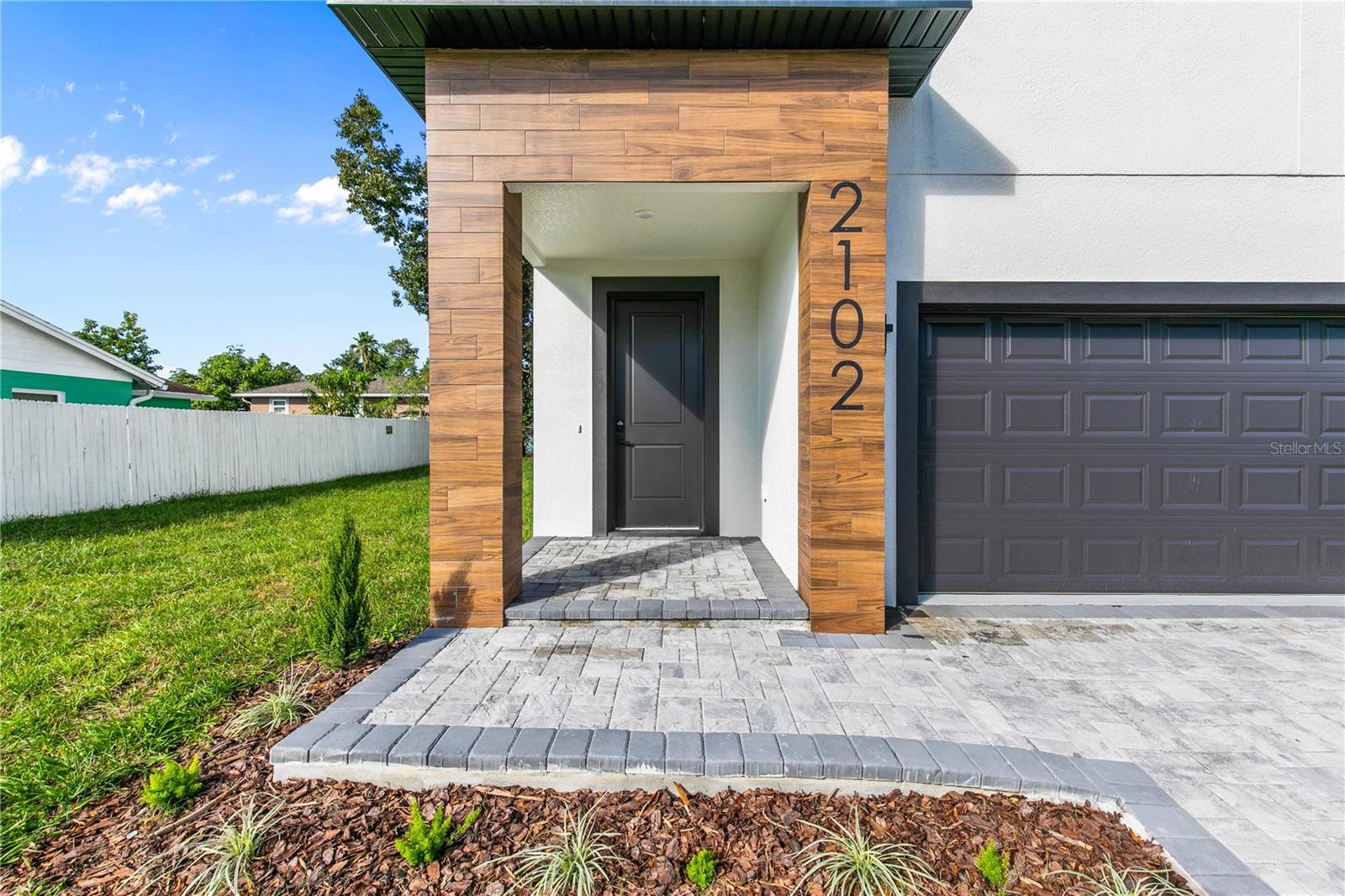 Image 3 of 25 For 2102 Ashland Boulevard