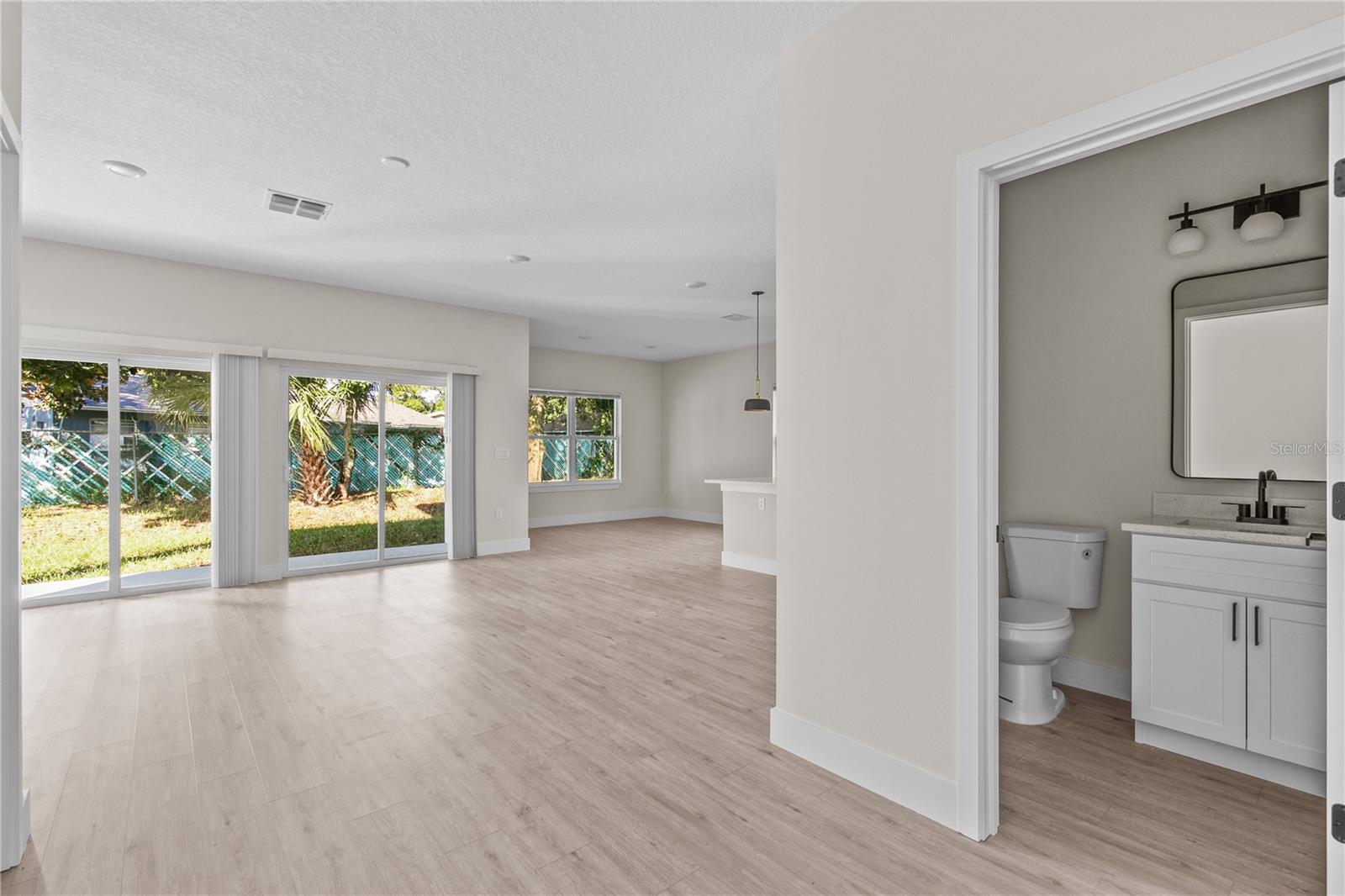 Image 8 of 25 For 2102 Ashland Boulevard