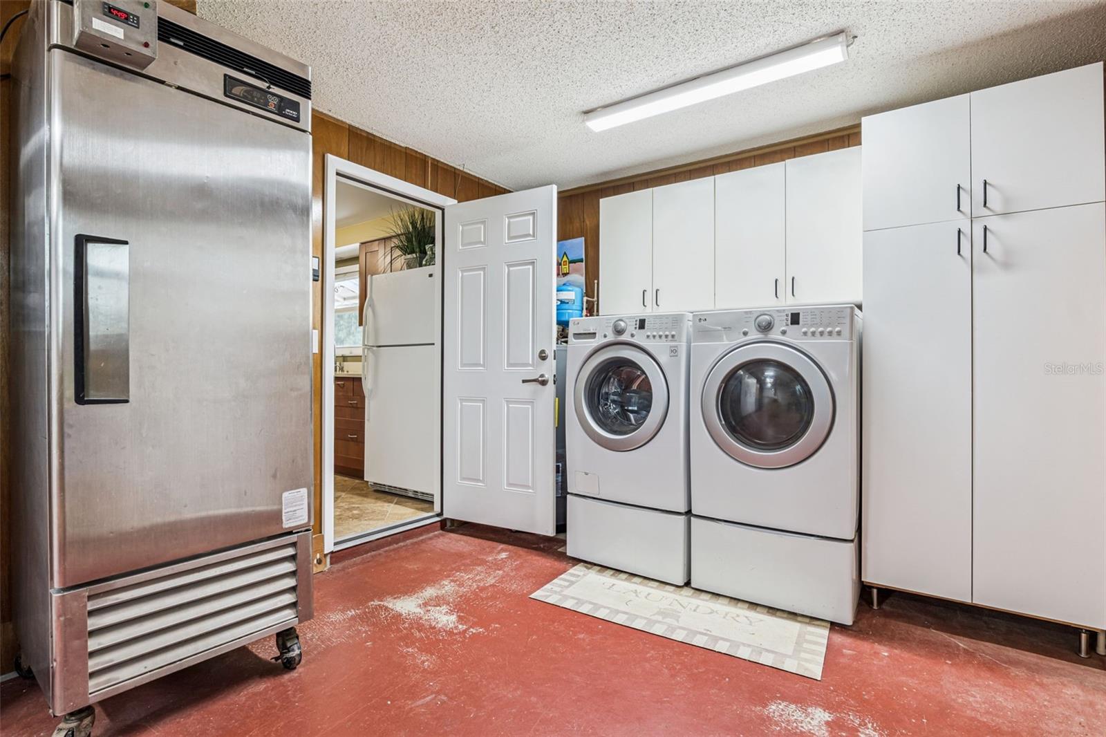 Image 19 of 37 For 2 Ted Circle