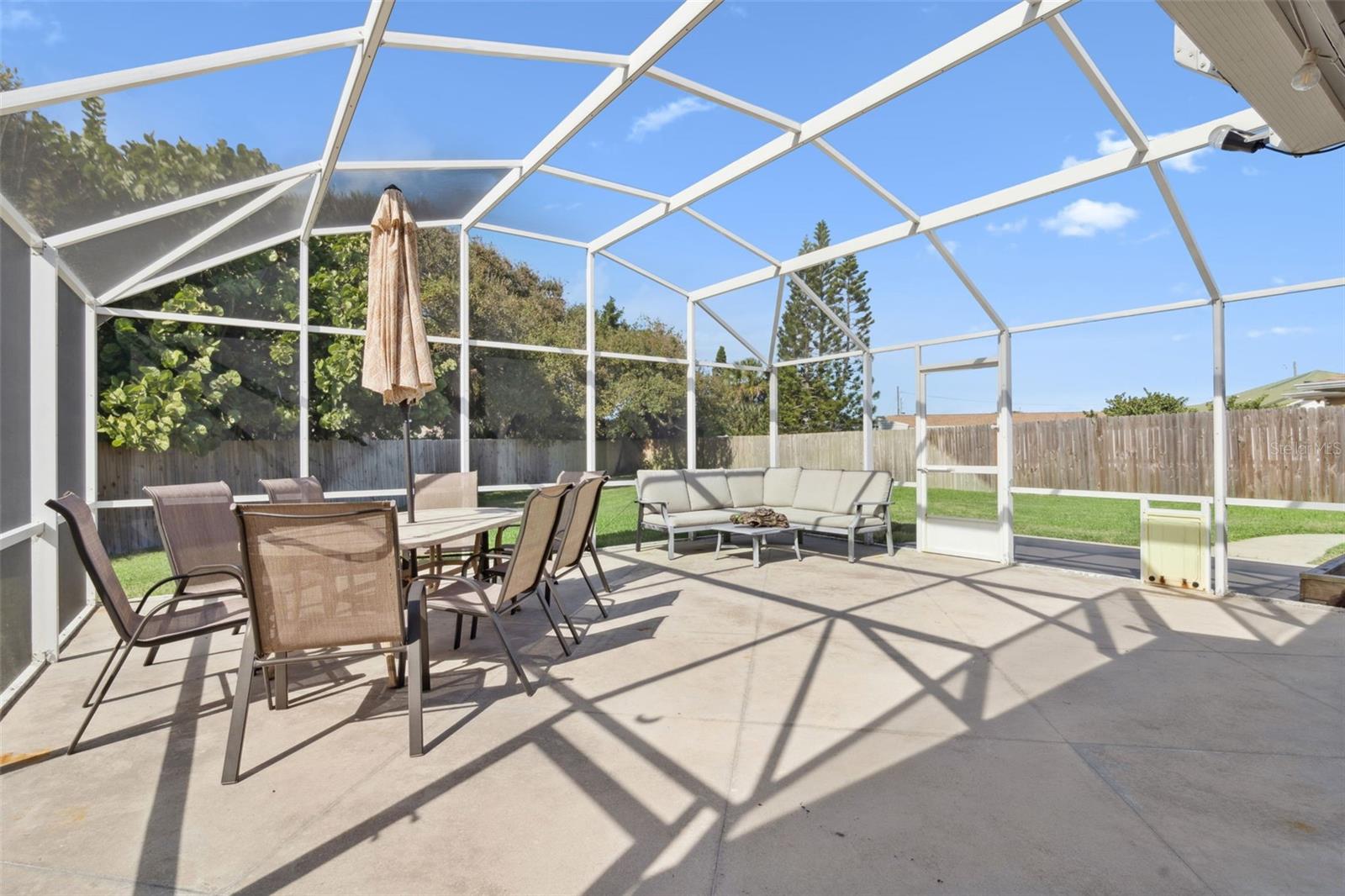 Image 25 of 37 For 2 Ted Circle