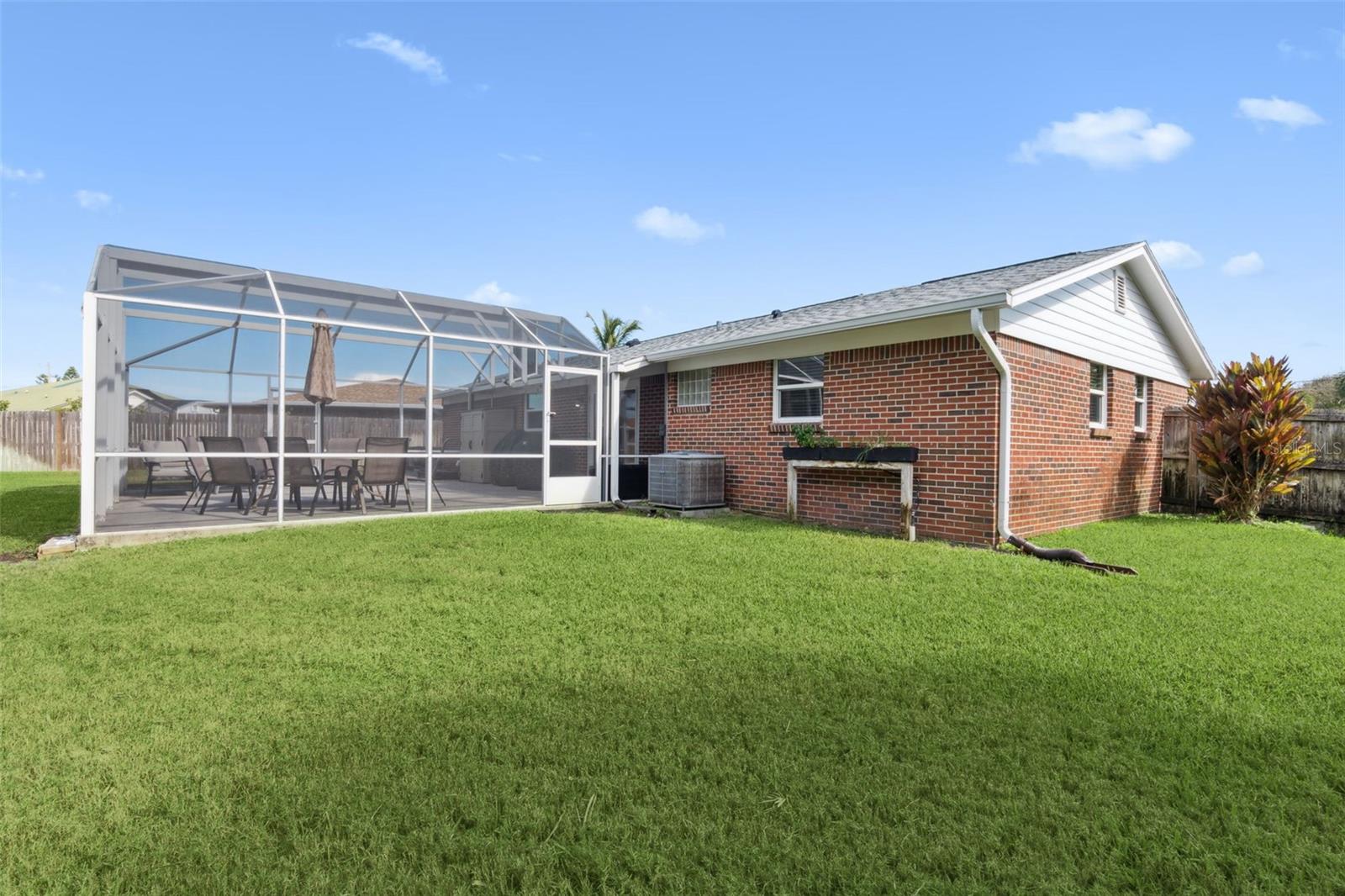 Image 28 of 37 For 2 Ted Circle