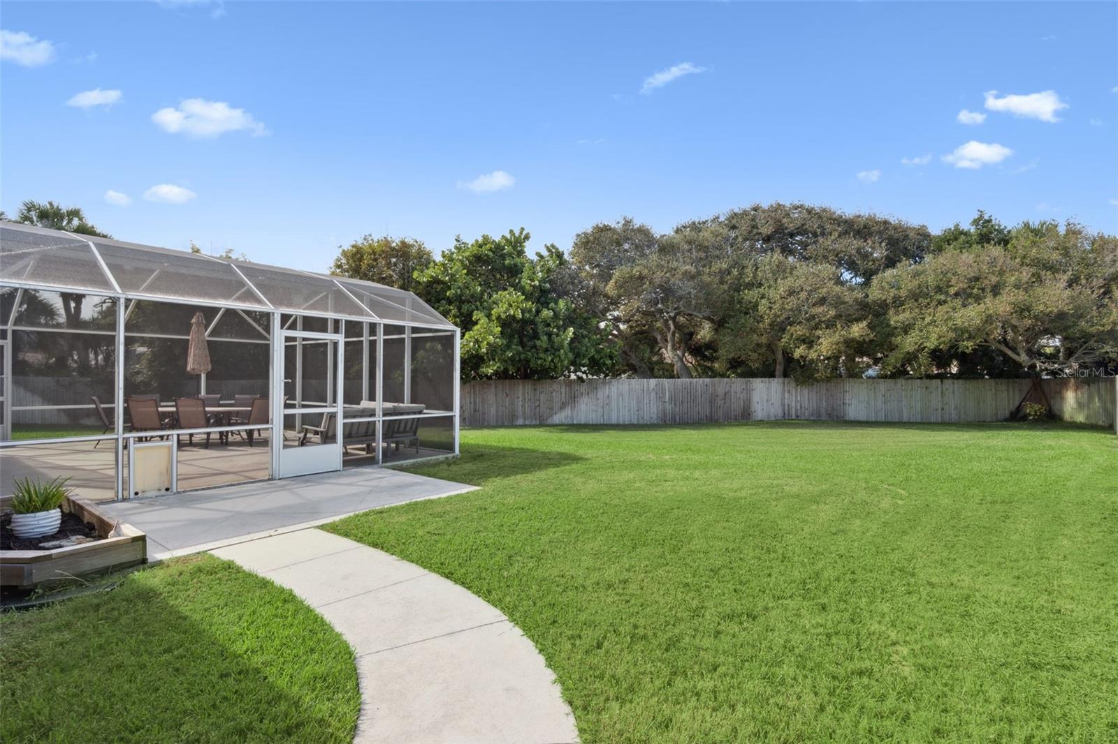 Image 31 of 37 For 2 Ted Circle