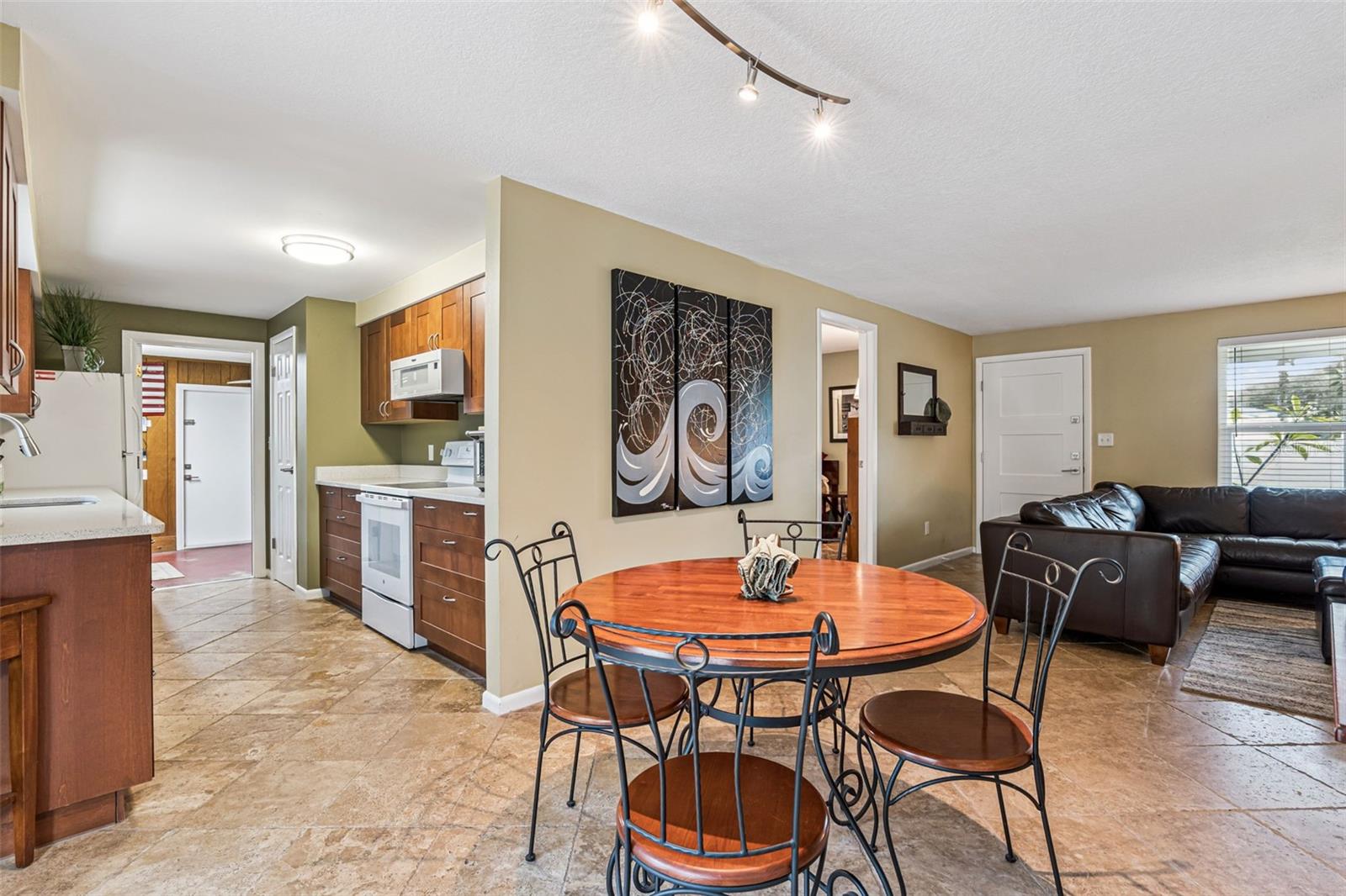 Image 8 of 37 For 2 Ted Circle