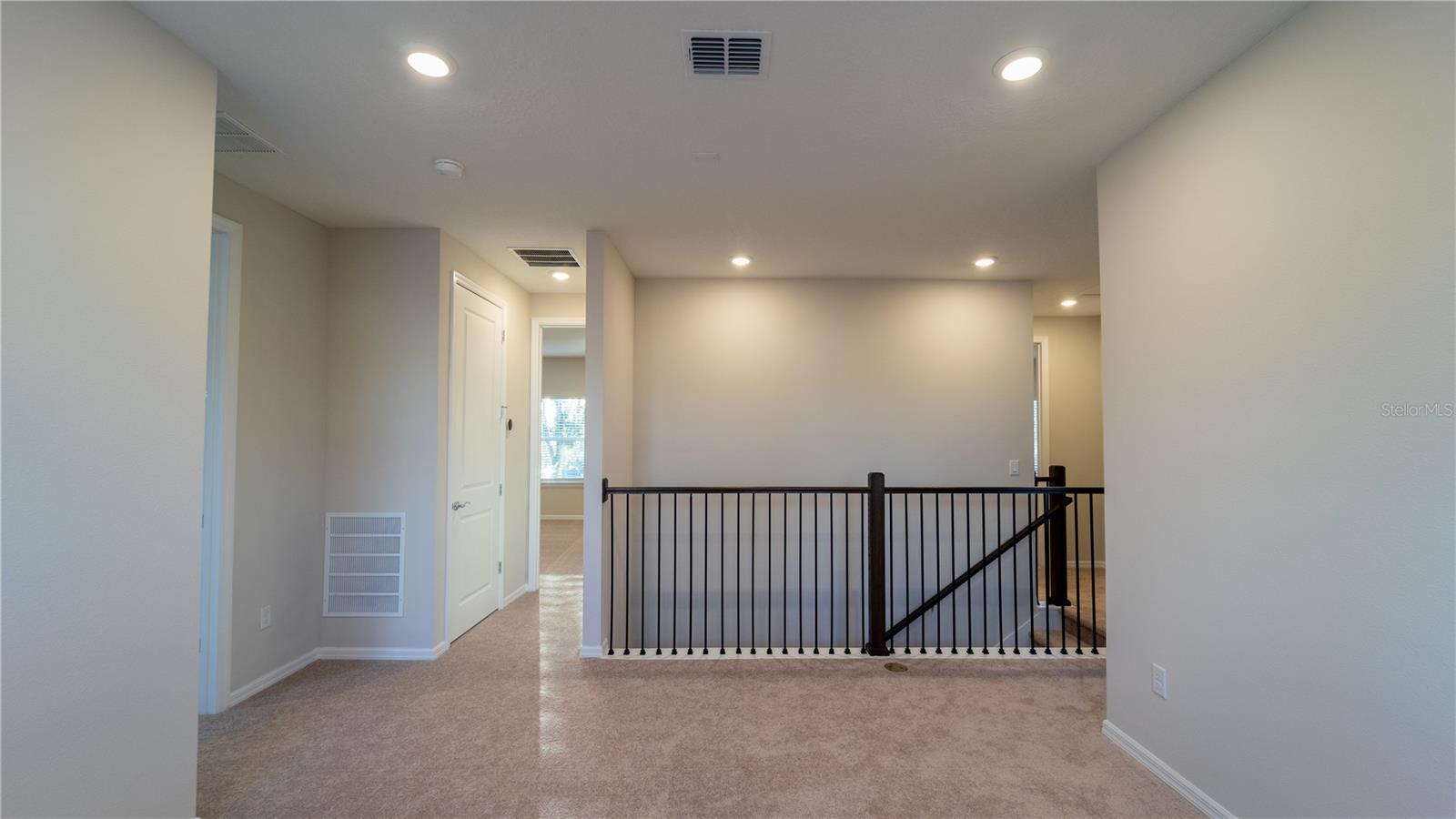 Image 18 of 45 For 16446 Lone Oak Circle