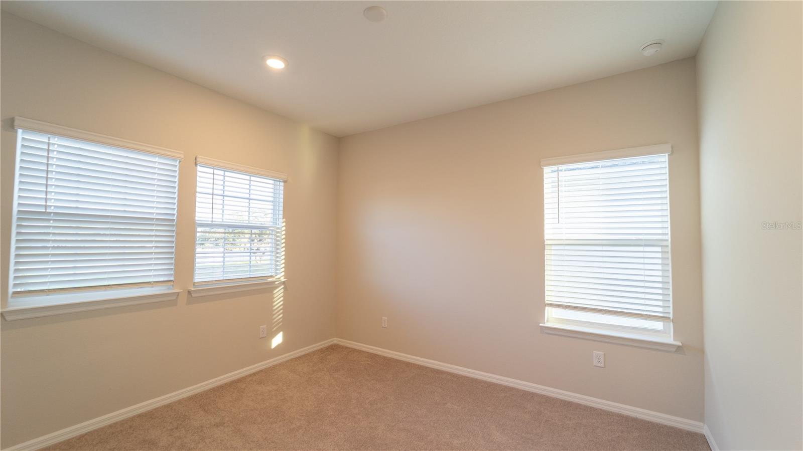 Image 25 of 45 For 16446 Lone Oak Circle