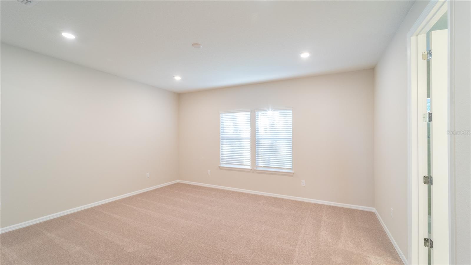 Image 28 of 45 For 16446 Lone Oak Circle