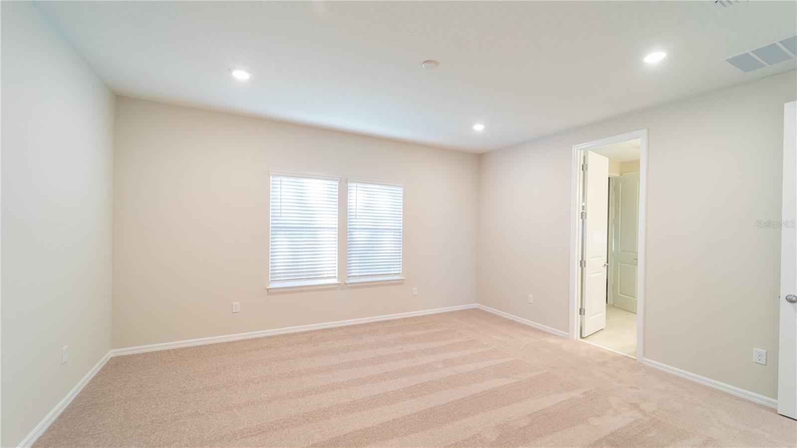 Image 29 of 45 For 16446 Lone Oak Circle