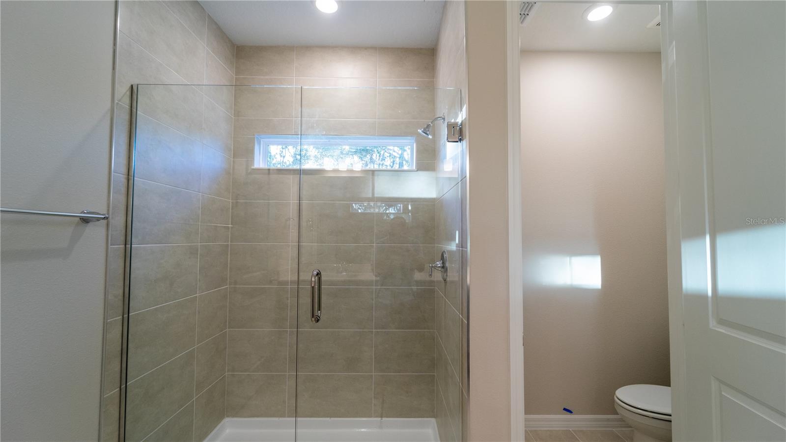 Image 32 of 45 For 16446 Lone Oak Circle