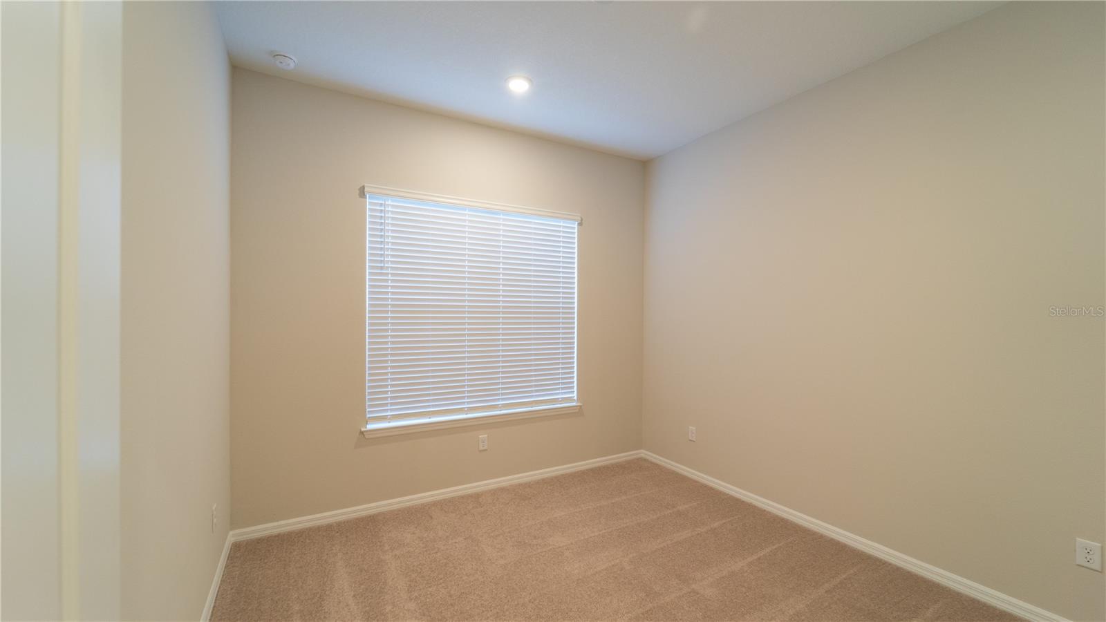 Image 5 of 45 For 16446 Lone Oak Circle