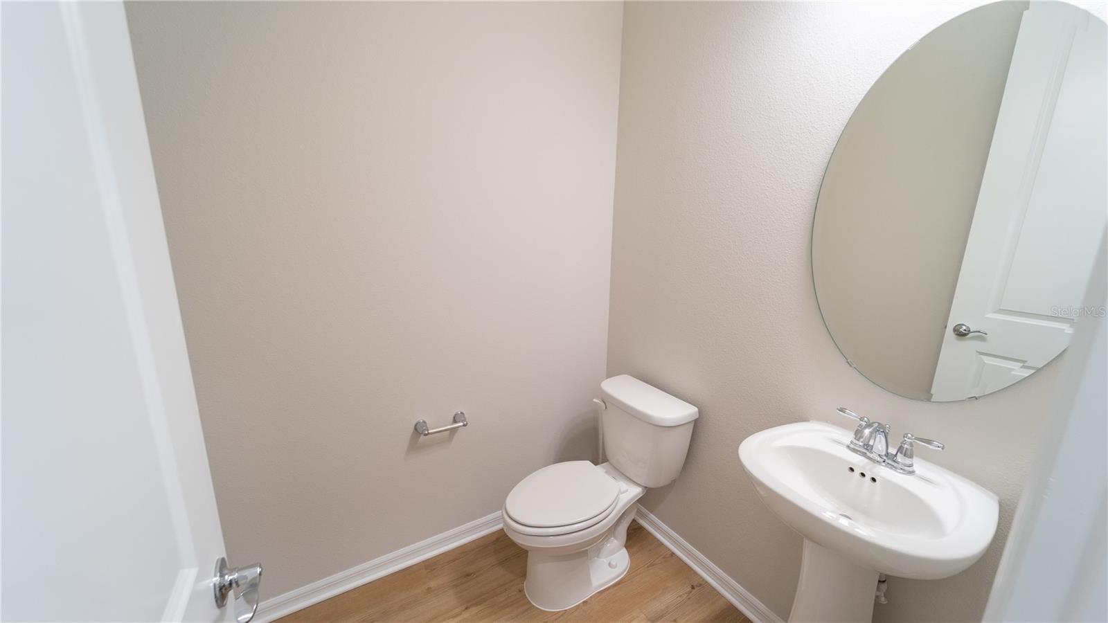 Image 8 of 45 For 16446 Lone Oak Circle