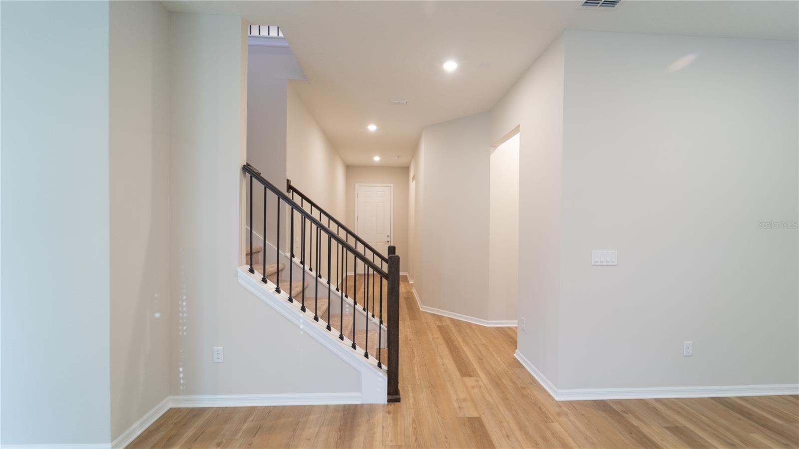 Image 9 of 45 For 16446 Lone Oak Circle