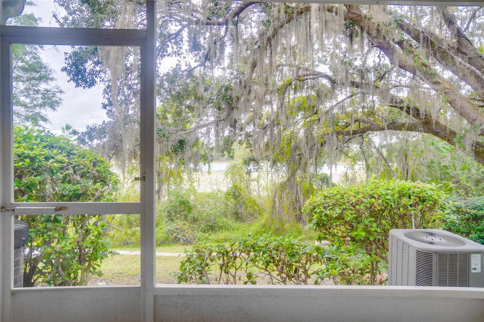 Image 16 of 18 For 2912 Woodlands Park Court