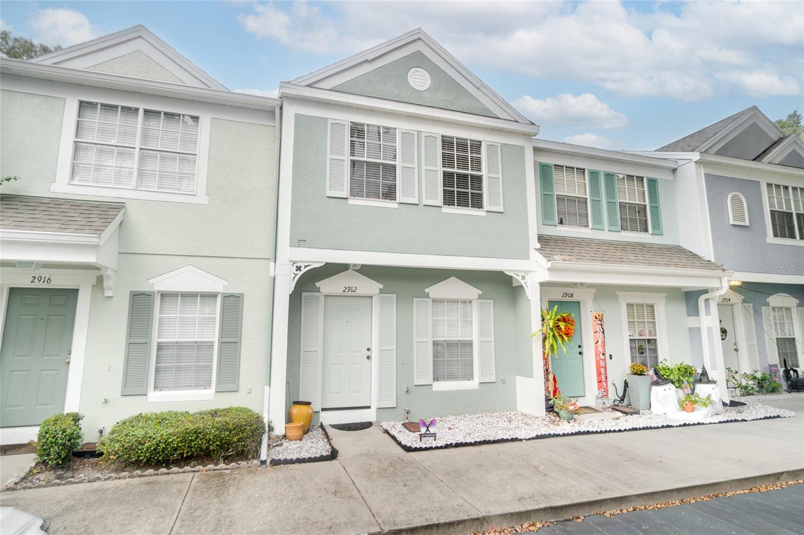 Image 2 of 18 For 2912 Woodlands Park Court