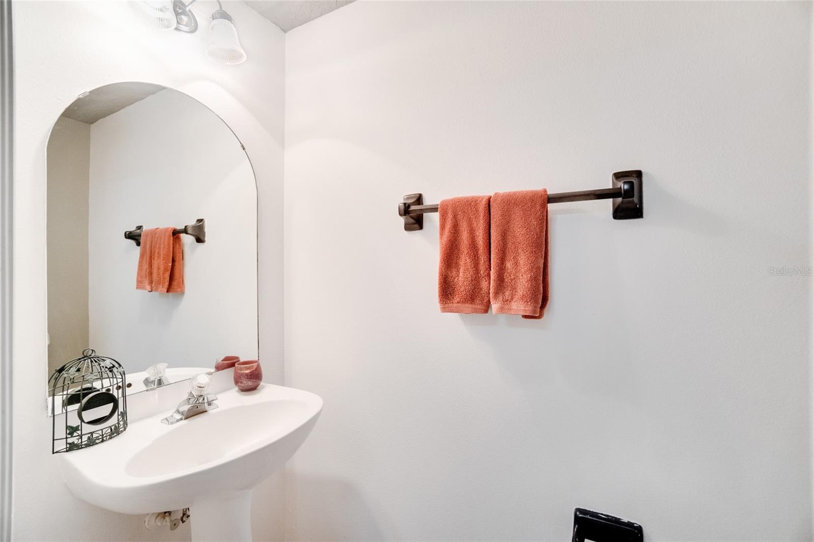 Image 8 of 18 For 2912 Woodlands Park Court