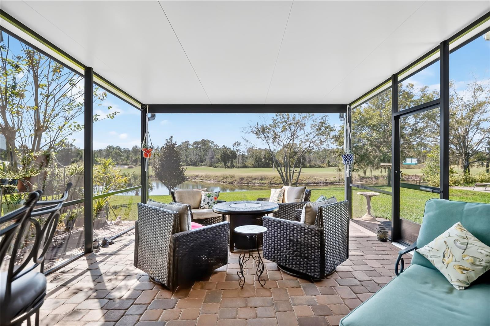 Image 26 of 45 For 1066 Victoria Hills Drive S