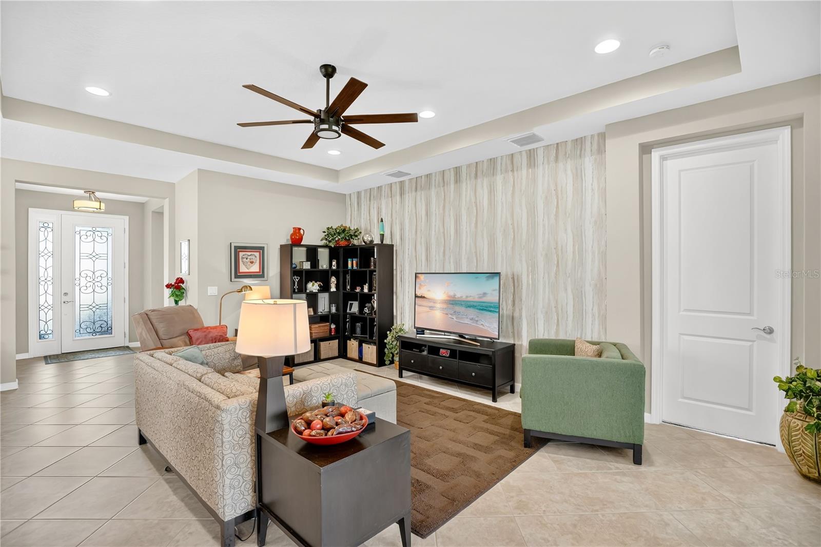 Image 4 of 45 For 1066 Victoria Hills Drive S