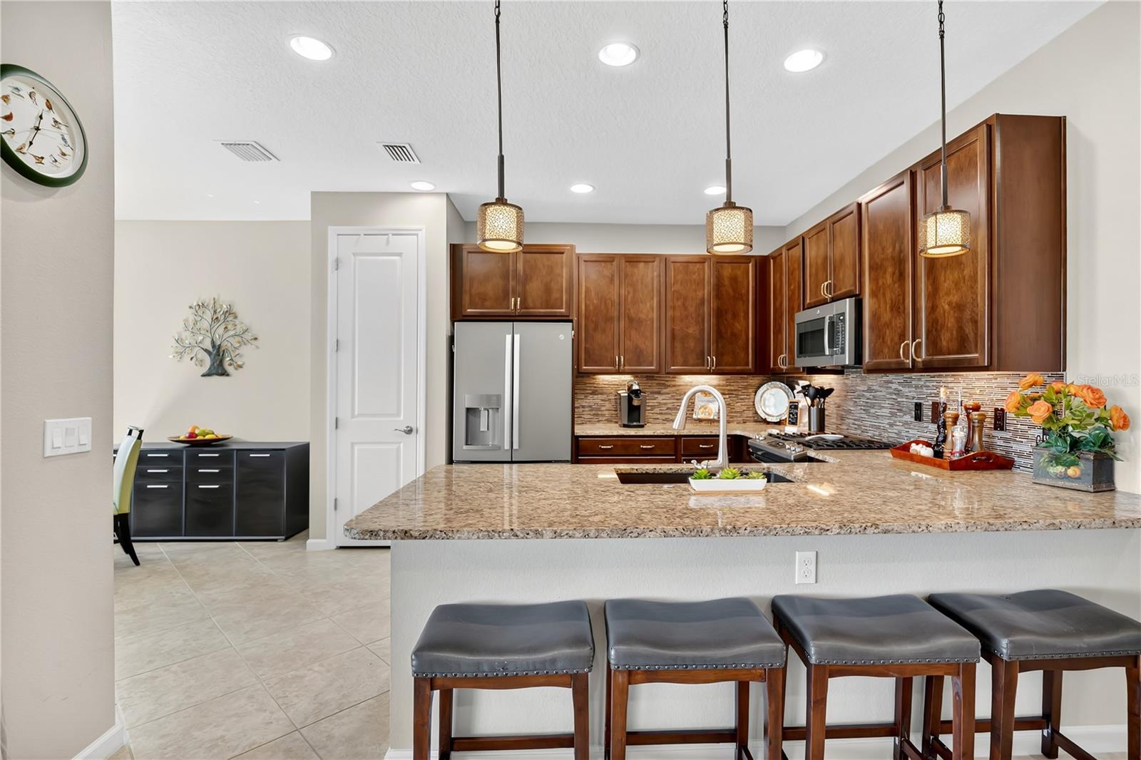 Image 8 of 45 For 1066 Victoria Hills Drive S