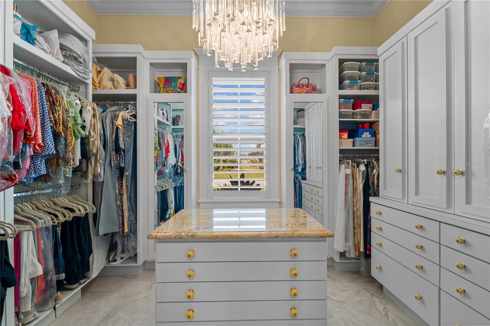 Image 31 of 64 For 414 Meandering Way