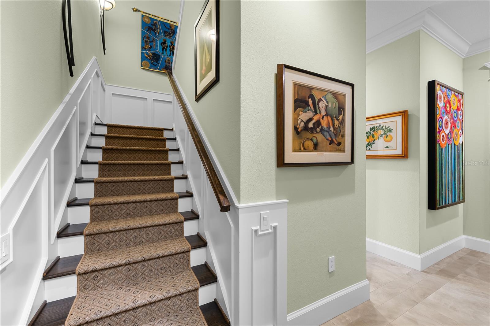 Image 32 of 64 For 414 Meandering Way