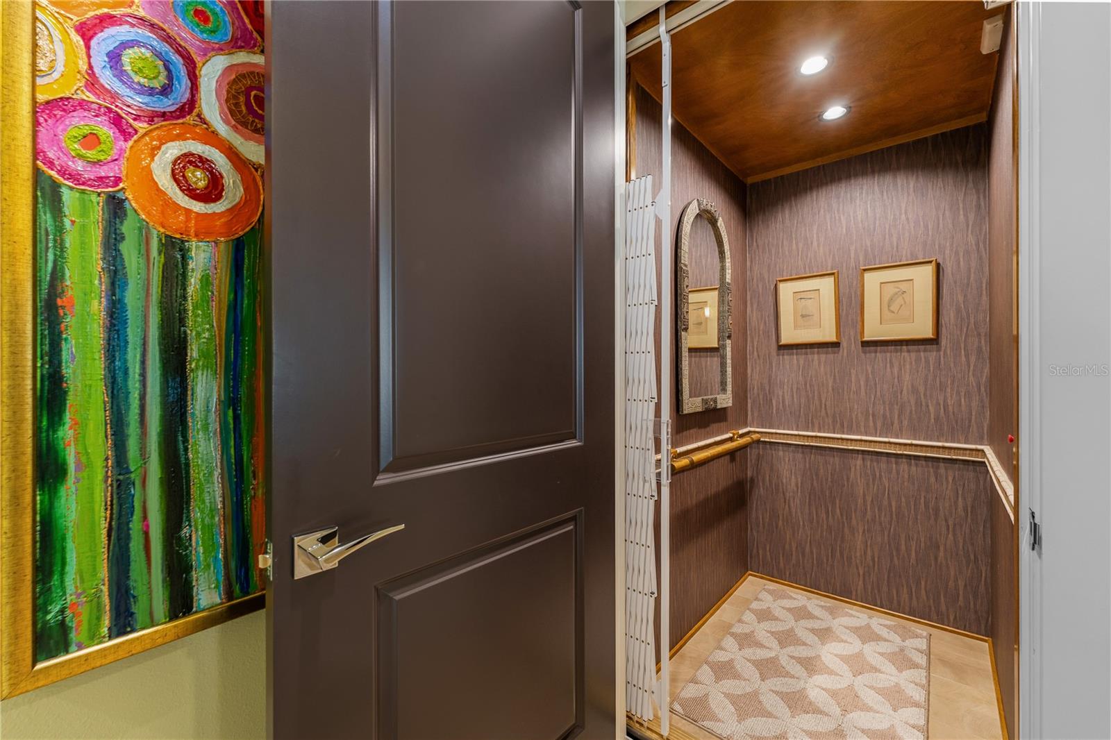 Image 33 of 64 For 414 Meandering Way