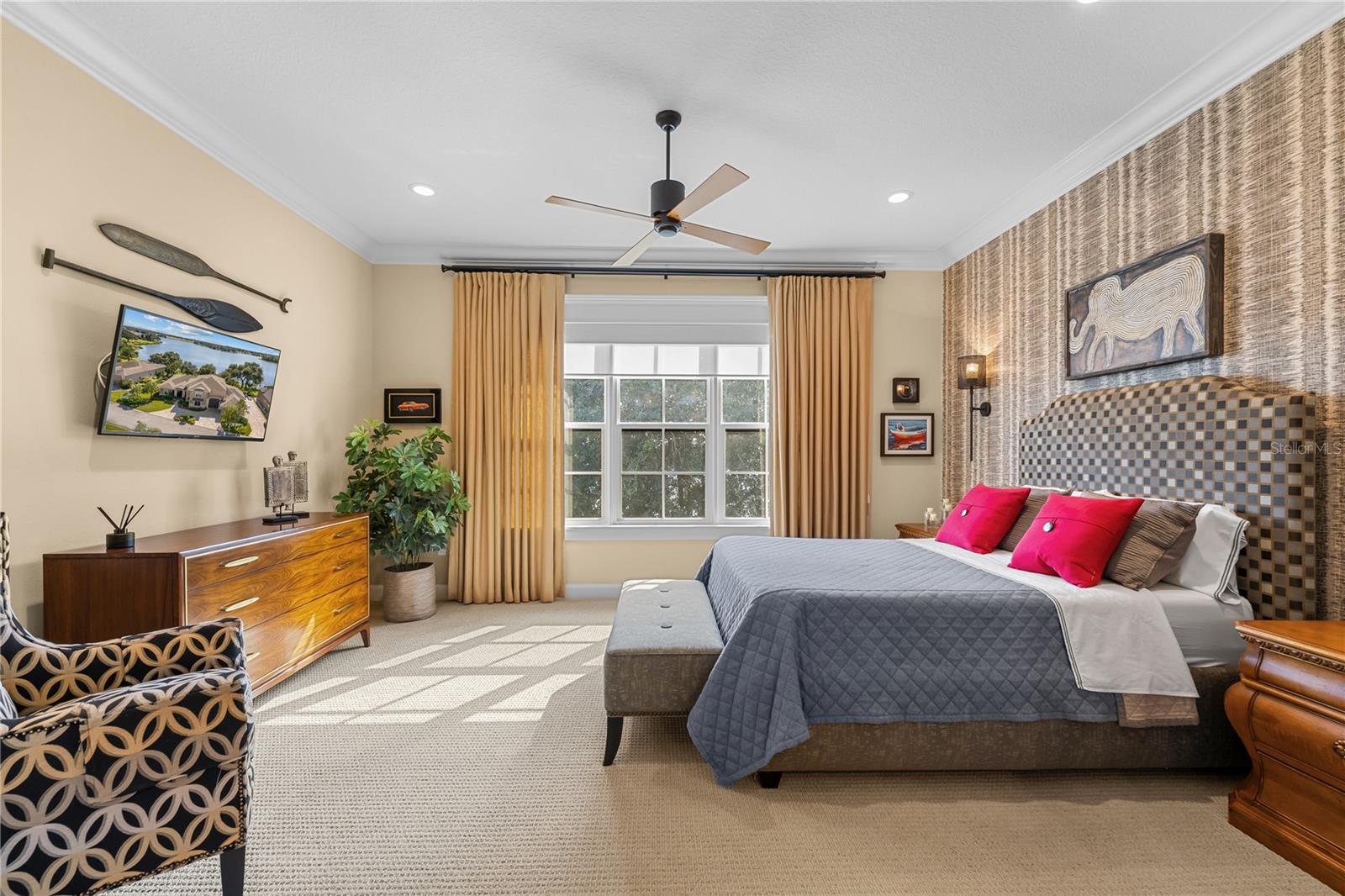 Image 35 of 64 For 414 Meandering Way