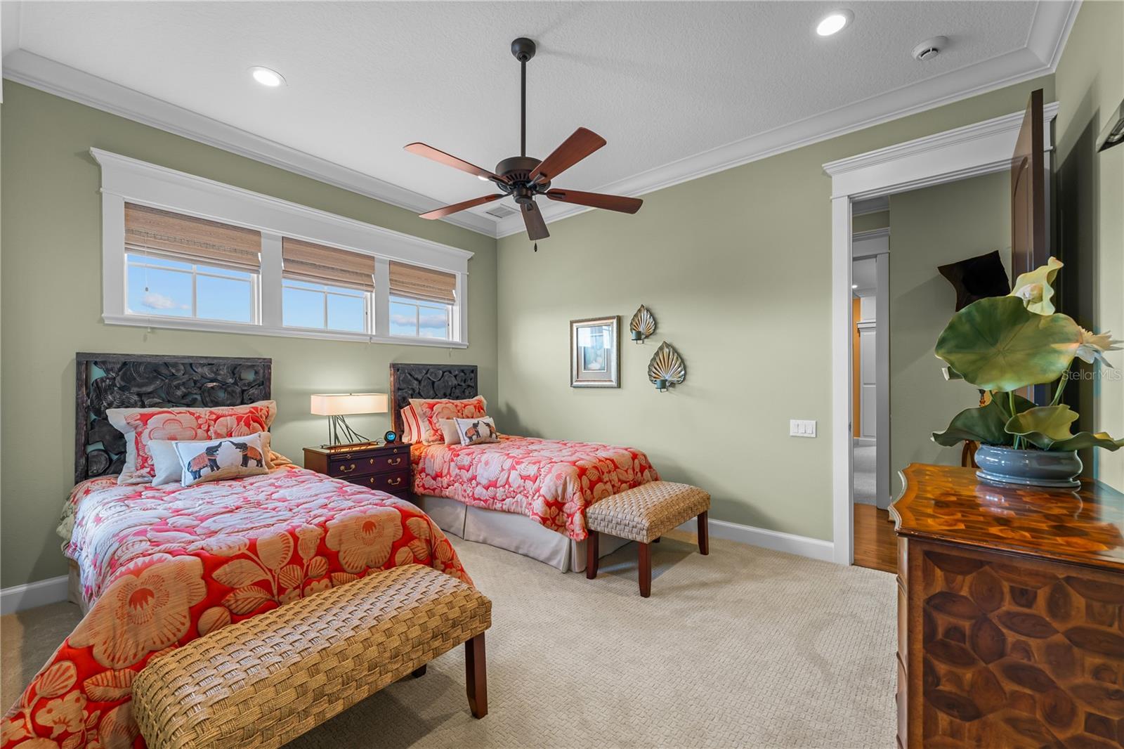 Image 41 of 64 For 414 Meandering Way