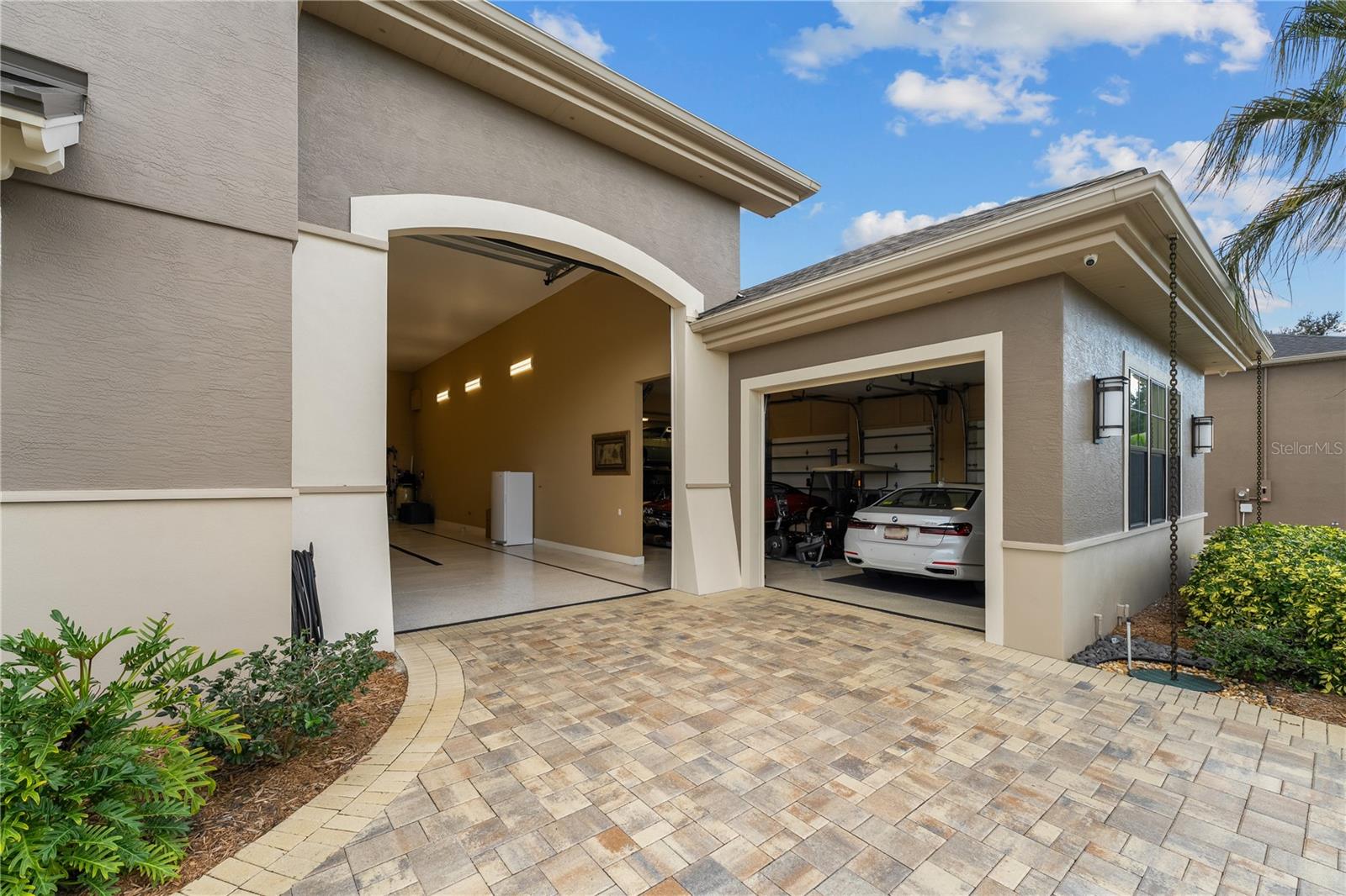 Image 46 of 64 For 414 Meandering Way