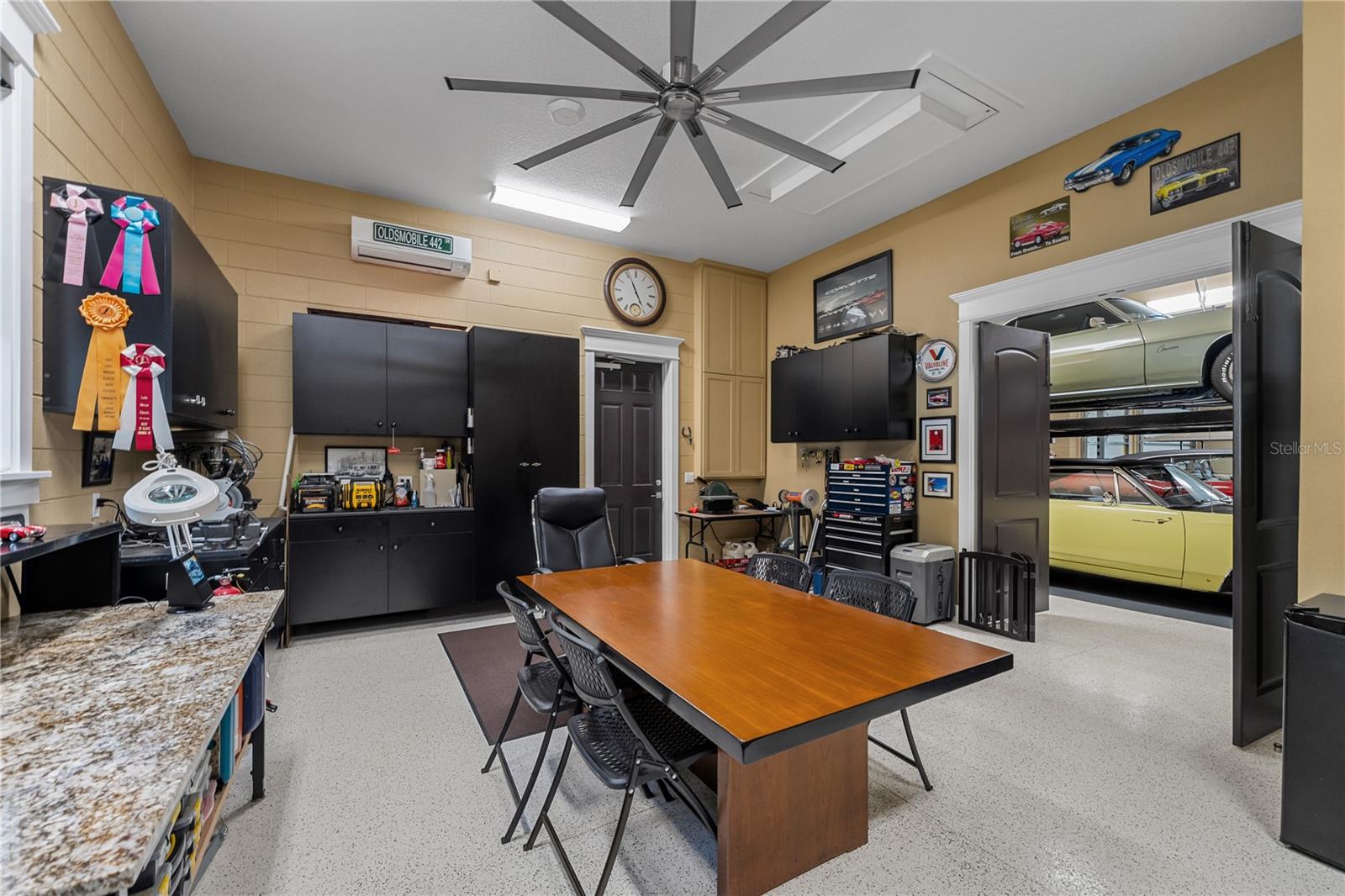 Image 51 of 64 For 414 Meandering Way